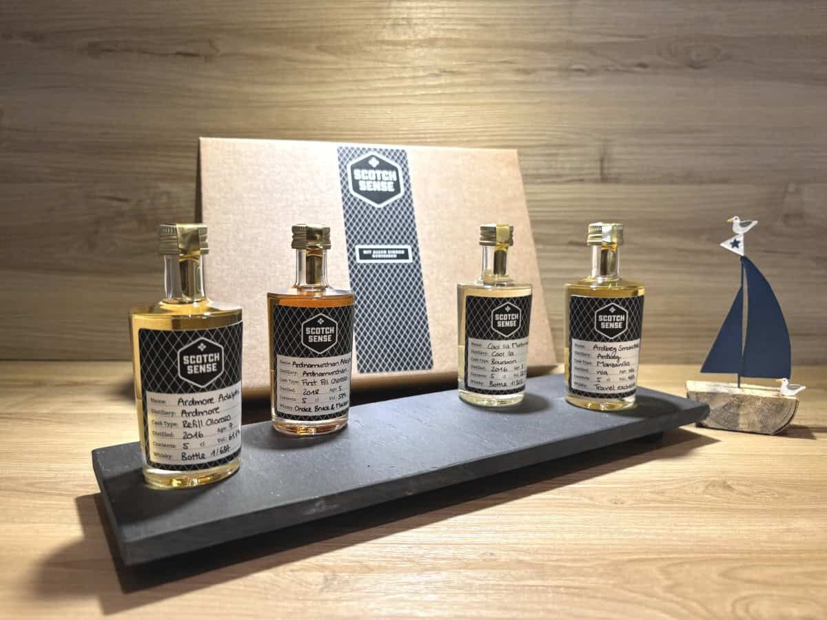 1764c_Scotch_Sense_Whisky_Tasting_Set_Smoky_Whiskygeschenke_Tasting_Set bei Scotchsense kaufen Scotch Sense Whisky Tasting Set Smoky Whisky, Whisky Geschenkset Set bei scotchsense.ch online kaufen
